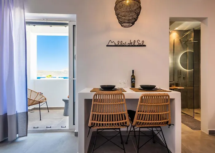 Milos Del Sol Adamantas (Milos)